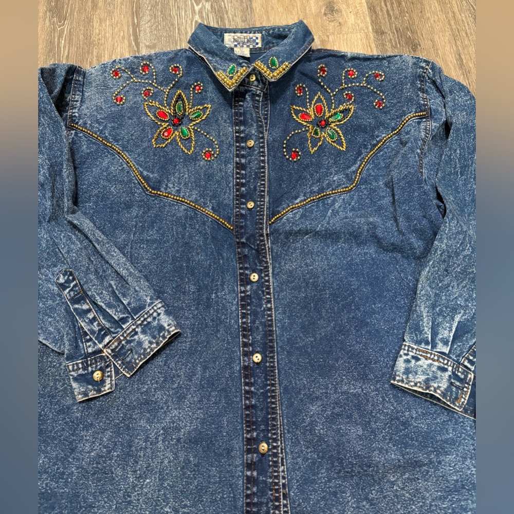 Beautiful vintage denim long sleeved shirt